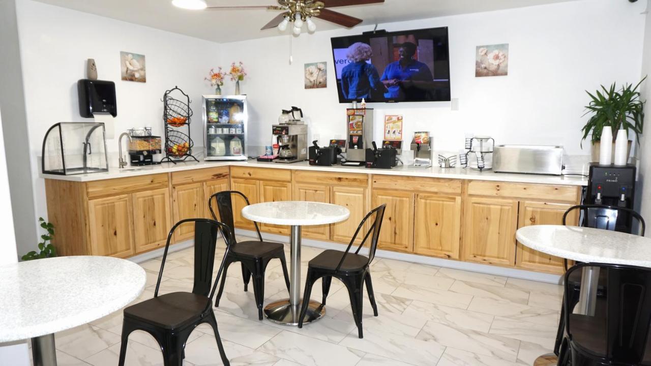 Lakes Inn Уорсо Экстерьер фото