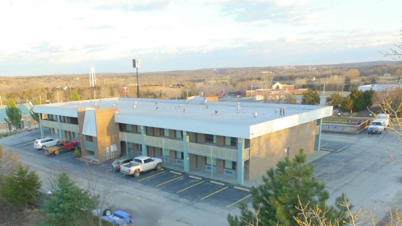 Lakes Inn Уорсо Экстерьер фото
